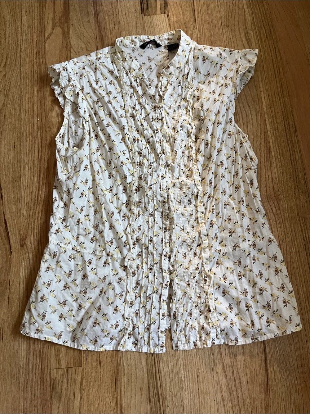 New York & Company White Sleeveless Pintuck Blouse with Yellow Floral
